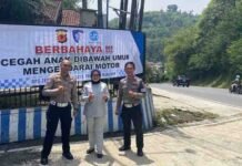 Jasa Raharja Samsat Rancaekek Lakukan Pemasangan Spanduk Himbauan Keselamatan Lalu Lintas Mendukung Operasi Zebra Lodaya 2025 jasa raharja jabar