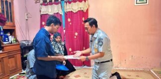 Tertemper Kereta Api Di Prambanan