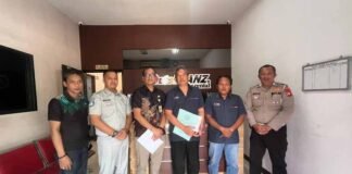 Warga Urus Pajak Kendaraan