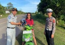 dengan Pembagian Helm Gratis