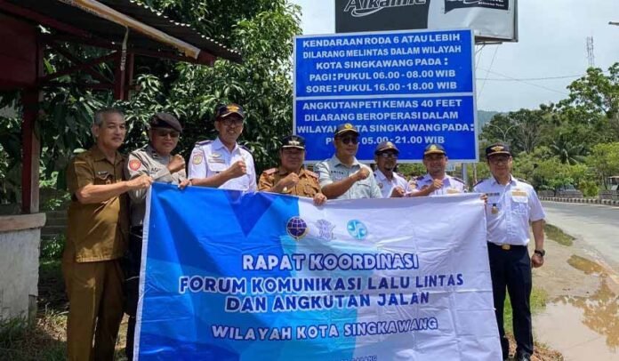 di Gerbang Batas Singkawang di Gerbang Batas Singkawang