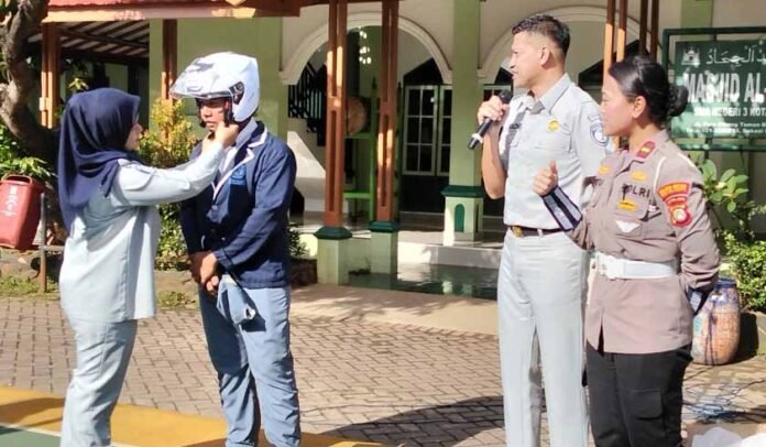 di SMAN 3 Bekasi di SMAN 3 Bekasi