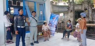 di Terminal Karangasem