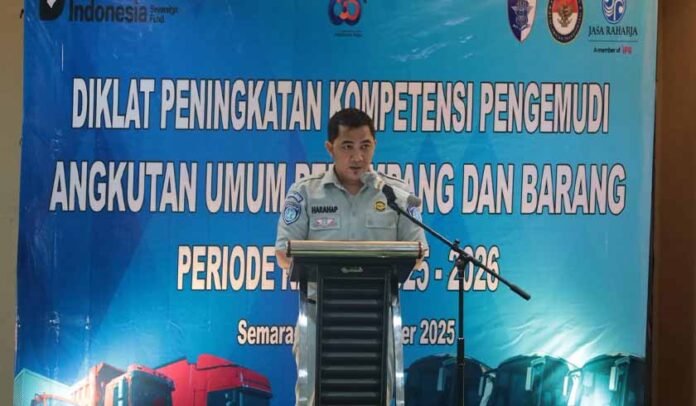 Angkutan Umum Jelang Nataru Angkutan Umum Jelang Nataru