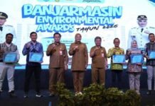 PT Jasa Raharja Kantor Wilayah Kalimantan Selatan Terima Penghargaan Perusahaan Peduli Lingkungan pada Banjarmasin Environmental Awards Tahun 2025 Environmental Awards Tahun 2025