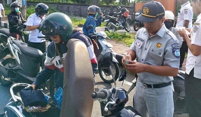 Gabungan di Jalur Sebelas Gabungan di Jalur Sebelas