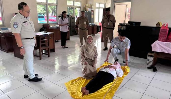 Ikuti Pelatihan PPGD Ikuti Pelatihan PPGD