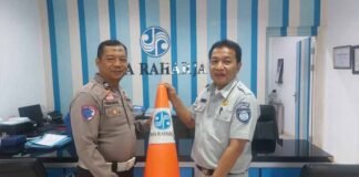 Kepada Stakeholder Strategis