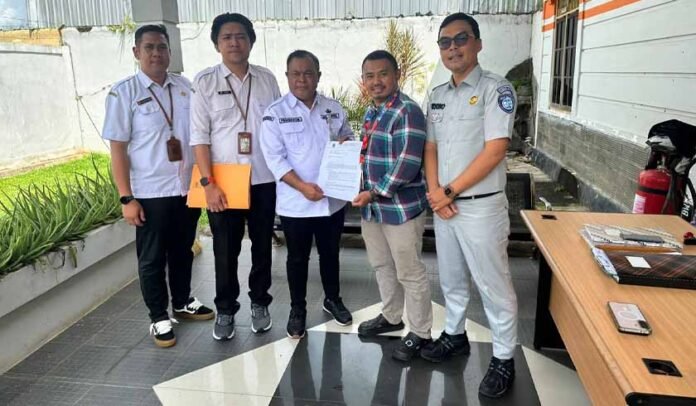 Kepatuhan Pajak Kendaraan Bermotor Kepatuhan Pajak Kendaraan Bermotor