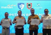 Tim Pembina Samsat Provinsi Kalimantan Selatan dan Bank Mandiri Perkuat Tertib Administrasi Kendaraan Bermotor Melalui Penandatanganan Komitmen Melalui Penandatanganan Komitmen
