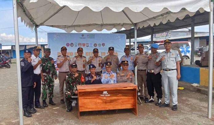 di Pelabuhan Bangsala’e Siwa